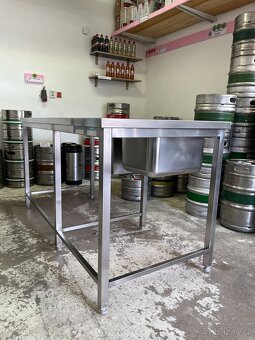 Nerezový výčepní stůl č.1 - 3