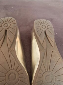 Celokožené zlaté baleríny - 3