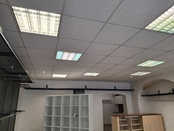 Kompletní sestava prodejních regálů - 3