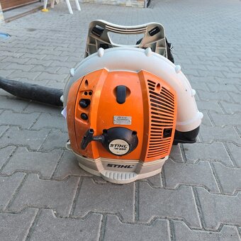Zádový fukar stihl br550 - 3
