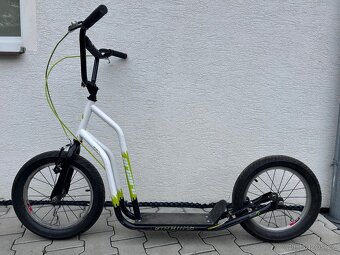 Koloběžka Arcore 6TEEN, kola 16"/16" - 3