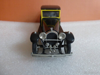 modely aut 1:43 10. - 3