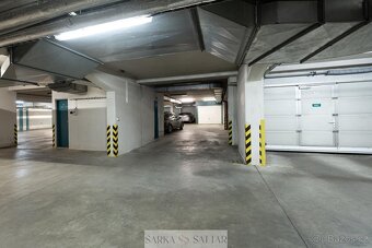 Prodej světlého 2+kk 54m2 s garážovým stáním , 2x sklepem, v - 3