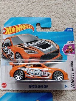 Hot wheels Honda Civic type r, Toyota gr86, custom kia - 3