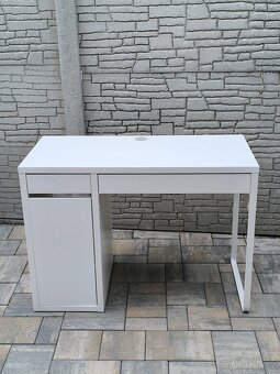 Prodám psací stůl IKEA Micke - 3