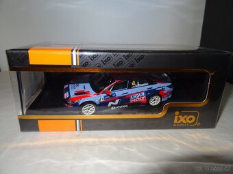 1:43 Hyundai Elantra IXO - 3