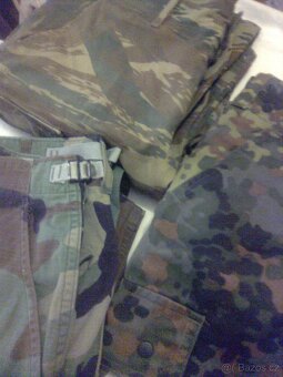 3x kalhoty ,pouze najednou, cena 700kč + poštovné - 3