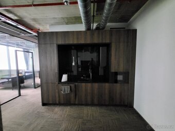 Prodej vybavení a zařízení Showroom a kanceláře Karlín - 3