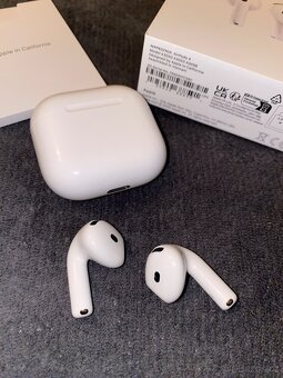 Prodám Apple AirPods 4 v záruce 22 měs. - 3