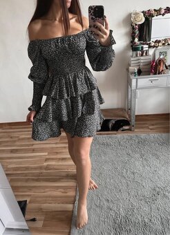 Volánkové šaty - 3