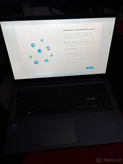 nepoužitý Asus Vivobook 15 - 3