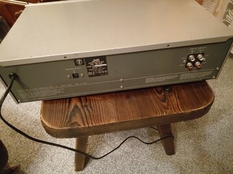 JVC KD-V33 - 3