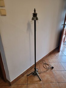 stará stojací pěkná podlahová mosazná lampa, bílé stínidlo - 3