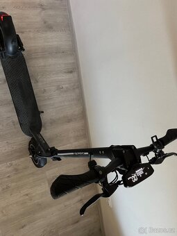Elektrická koloběžka W-TEC Lambreto Max 10" - 3