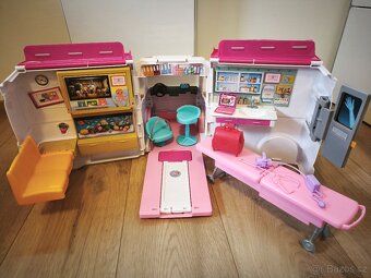 Sanitka pro Barbie - 3