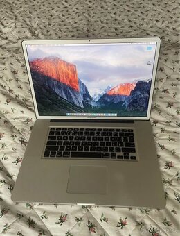 MacBook Pro 17" 2010 i7 / 16GB - 3