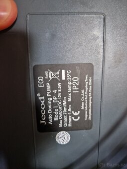 Jebao dávkovač hnojiva DP- 4 na čtyři lahve - 3