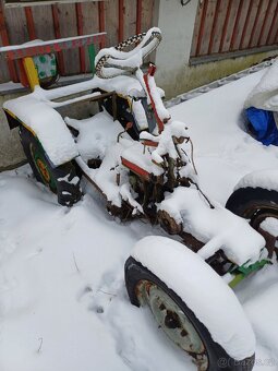 Traktůrek během motoru - 3