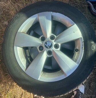 Prodám zimní ALU kola škoda, r15, 185/60 - 3