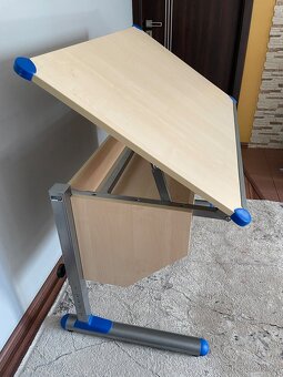Pracovní stůl - 3