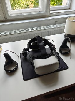 Oculus Quest 2 + prislusenstvi - 3