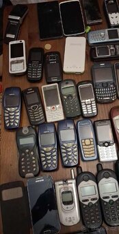 Mobilni telefony - 3