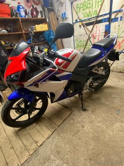 Honda cbr125r - 3