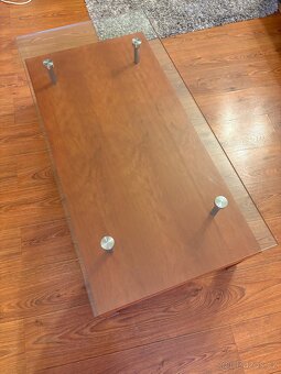 Prodám velice zachovalej stůl - masiv třešeň - 3