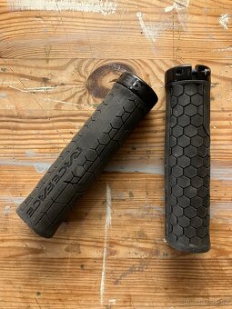 Gripy Raceface_PRODANO - 3