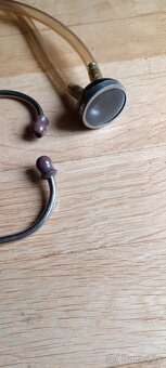 Staré lékařské naslouchátko - 3