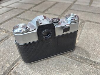 Fotoaparát Zenit-E s pouzdrem - 3
