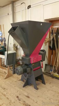 Drtič dřeva dvousekční - 15kW (2x7,5) - 3