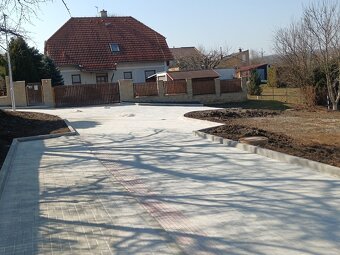 PRODEJ stavebního pozemku - 3