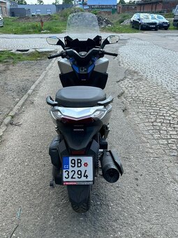 Honda Forza 125 - rv 2017 - najeto 10tkm - 3