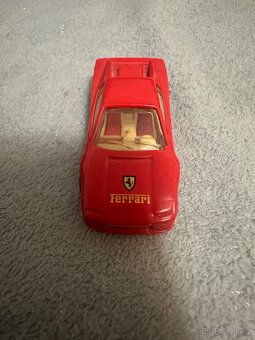 Staré kovové autíčko Ferrari Mattel INC.1986 Malaysia - 3