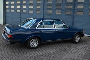Mercedes-Benz W123 300D Turbodiesel US - 3