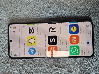 Samsung Galaxy Z Flip5 Graphite - 3