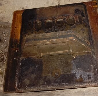 VIADRUS HERCULES U32 - U68 - přikládací dvířka - 3