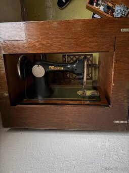 Starožitný šicí stroj Minerva - 3