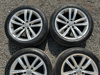 Alu orig letni sada Volkswagen 5x112 8J ET44 235/45 R18 - 3