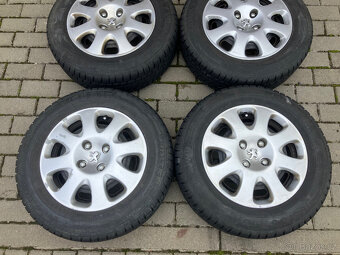 Zimní pneu 195/65 na disku R15 - Peugeot a Citroen, poklice - 3