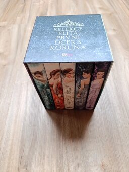 Selekce box 1-5 + kniha Šťastně až navěky - TOP STAV - 3