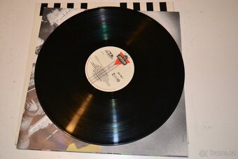 Beats International – Let Them Eat Bingo lp vinyl - 3