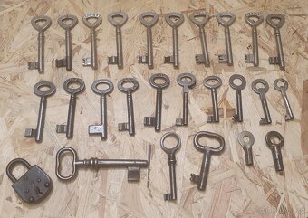 Staré klíče a zámky - 3