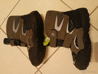 kopačky vel.38,40, tenisky Champion a Nike vel.42,34-37 - 3