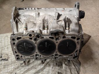 Hlava motoru Škoda Fabia 1,4TDi - 3