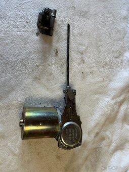 Prodám nový motor stěrače Tatra 603 - 3