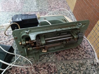 Šicí stroj Veritas - 3