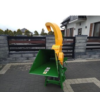 Štěpkovač větví na traktor - 3