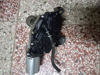 Motorek zadního stěrače Touran - 3